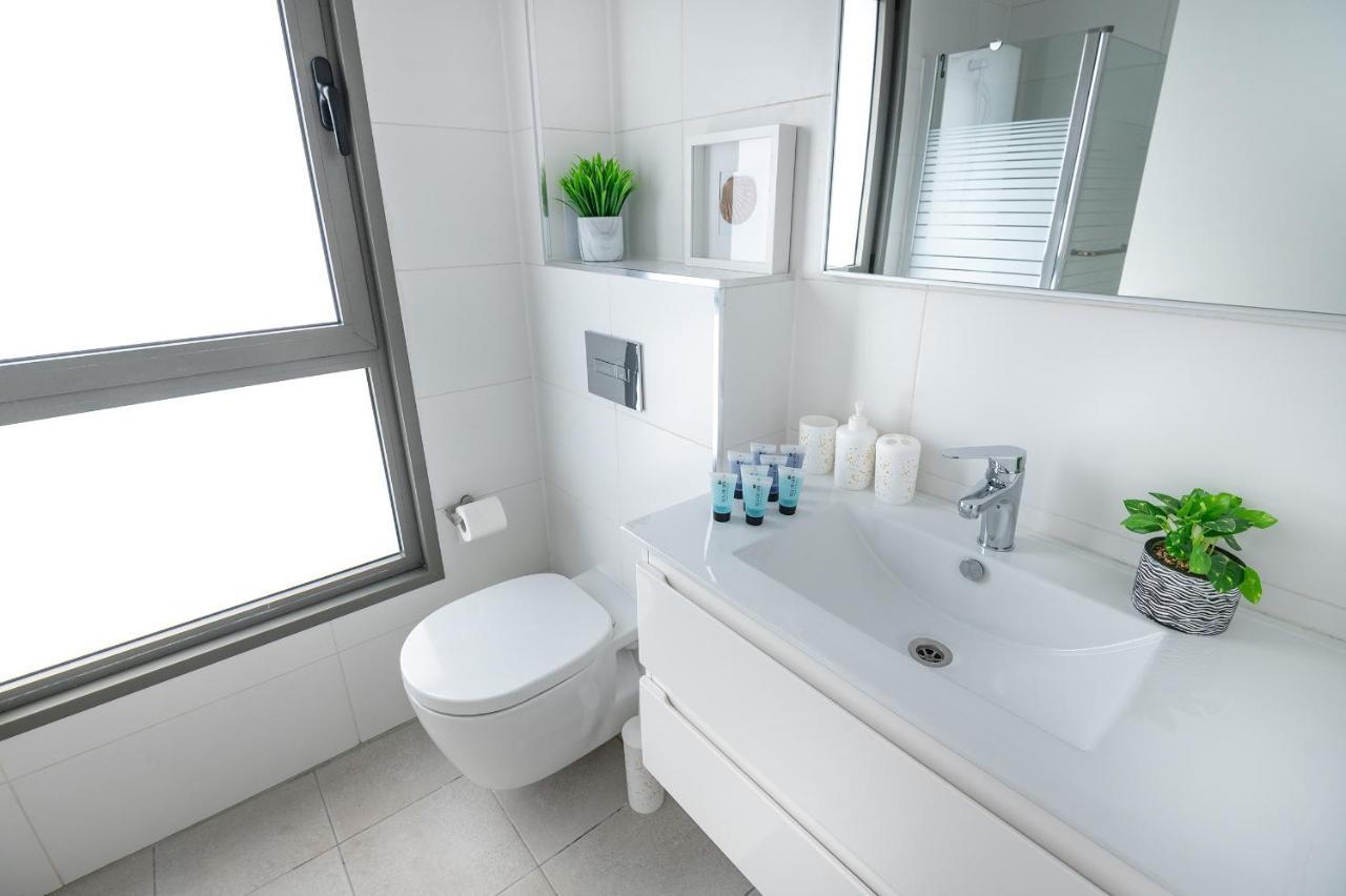 Achziv Sea&Sun Apartment Nahariya Bagian luar foto